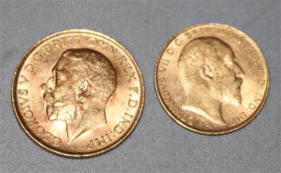 A George V 1913 gold full sovereign and 1910 gold half sovereign.
